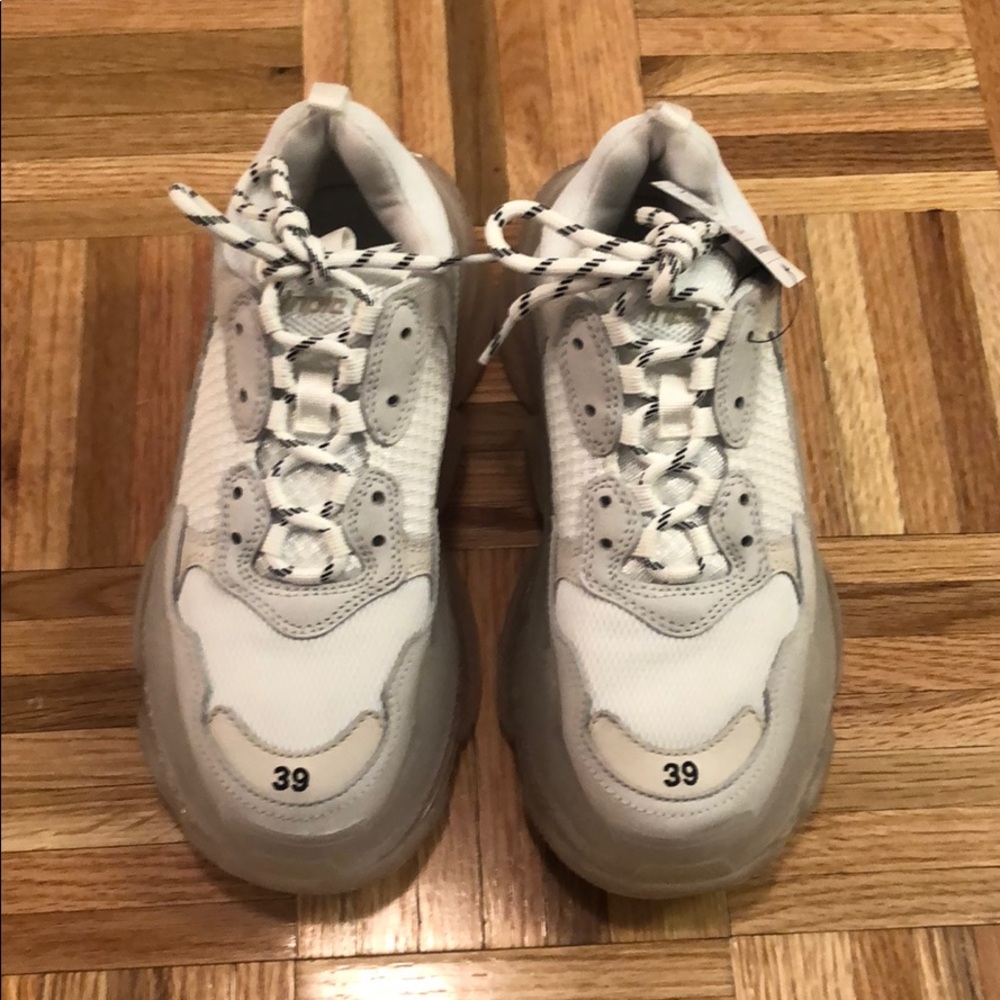 triple s sneakers size 39 in white NWT